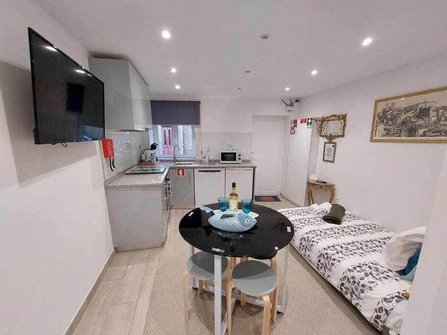 Alto Da Lapa Luxury House Free 1 Parking Place Porto Exterior photo